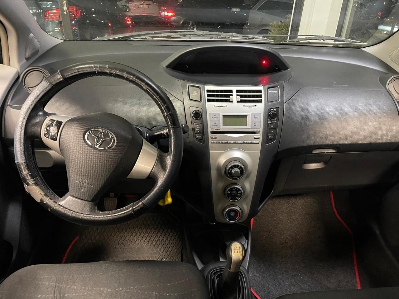 Toyota Yaris 1.0 5 porte Sol