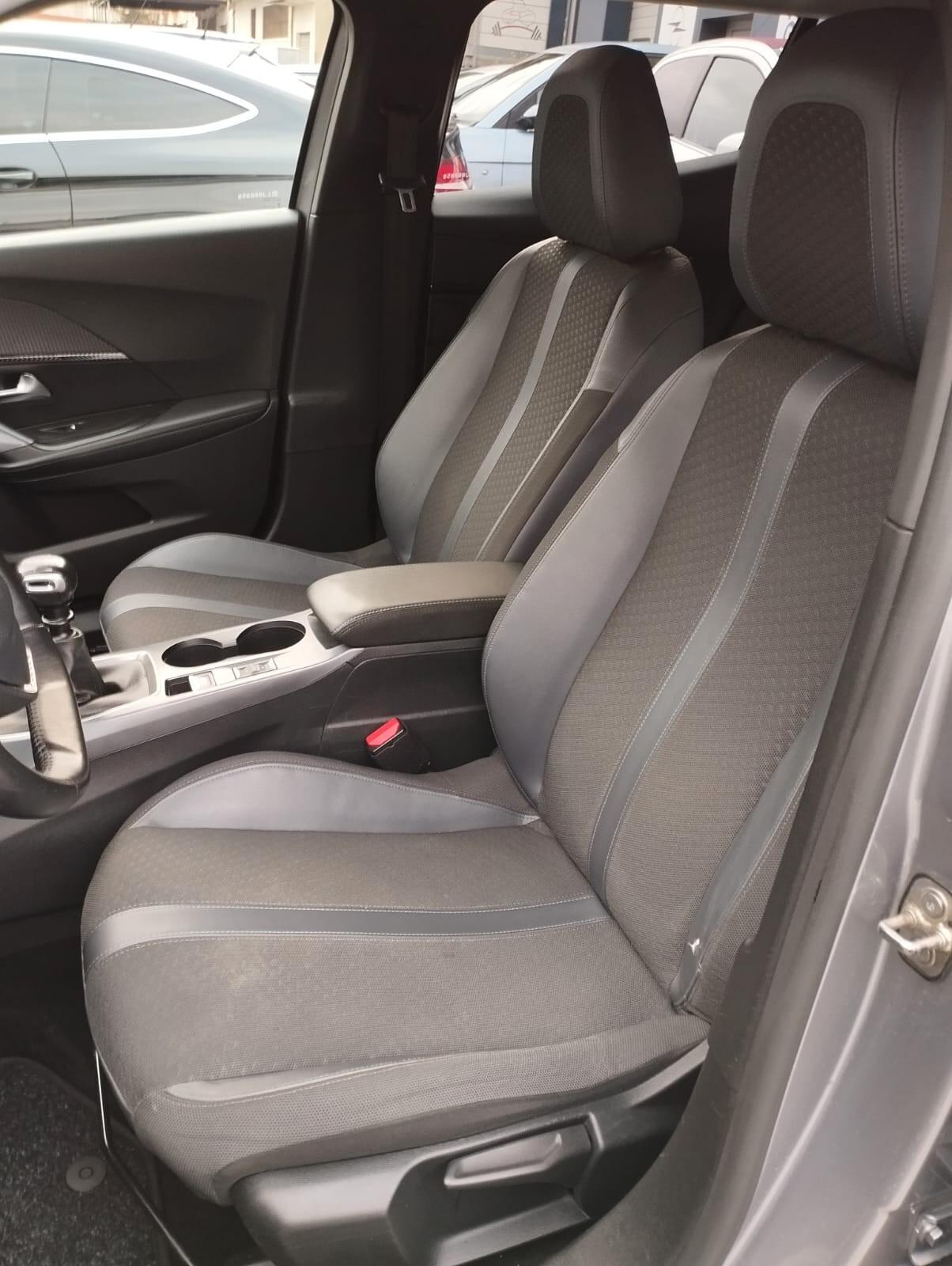 Peugeot 2008 PureTech 100 S&S Allure Navi Pack