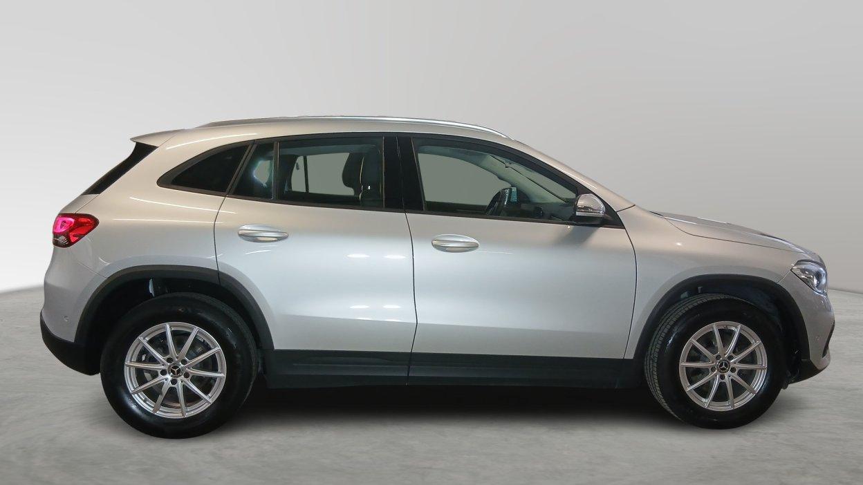 Mercedes-Benz GLA (H247) - GLA 180 d Automatic Business Extra