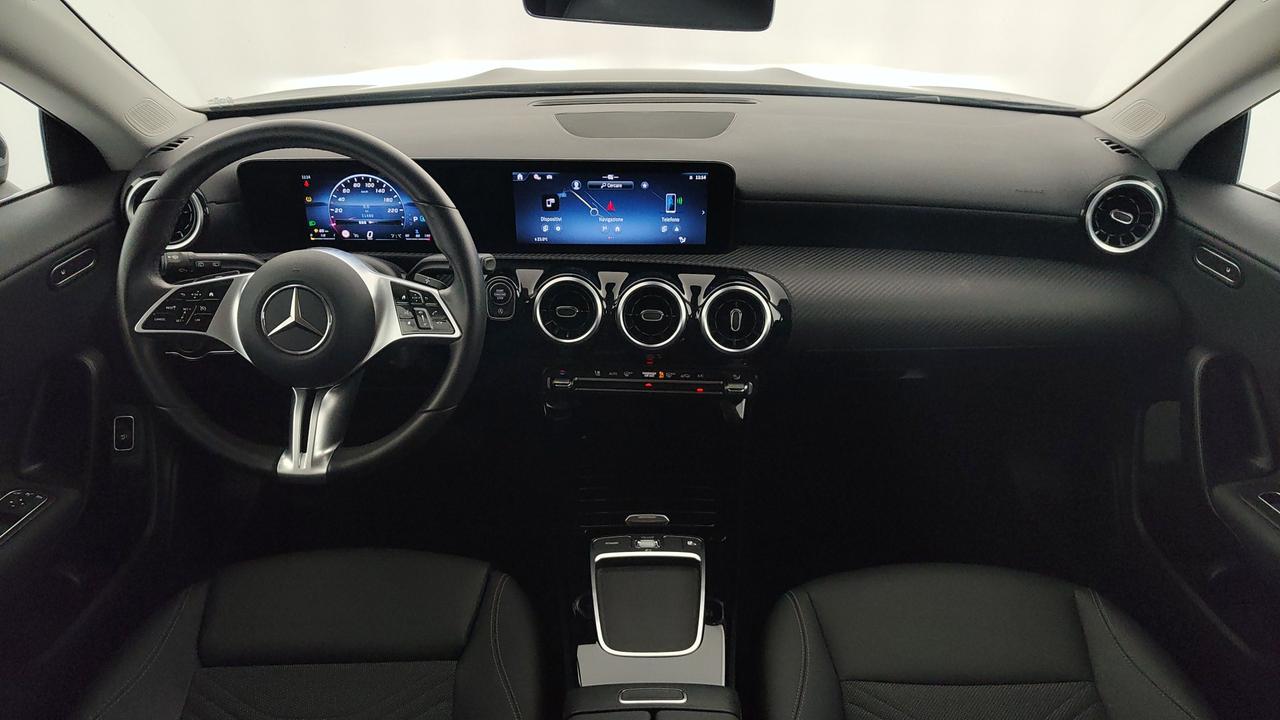 Mercedes-Benz CLA Shooting Brake 180 d Advanced auto