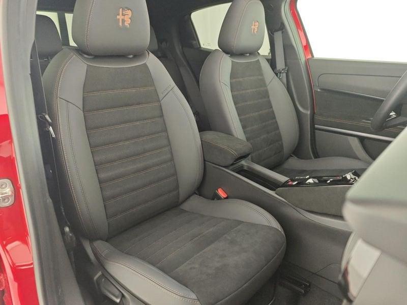 Alfa Romeo Junior 1.2 145 CV Hybrid eDCT6 Intensa + tetto panorama + vernice