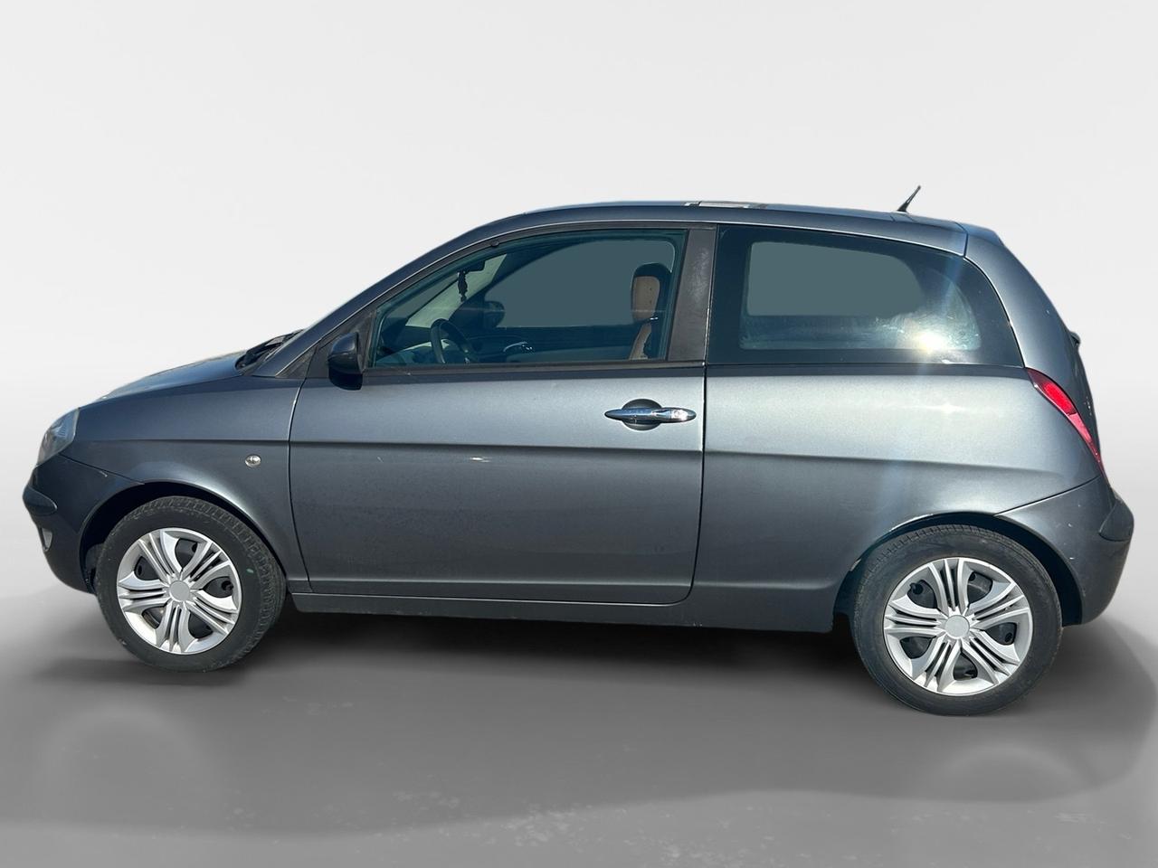 Lancia Ypsilon 1.3 MJT 75 CV Platino