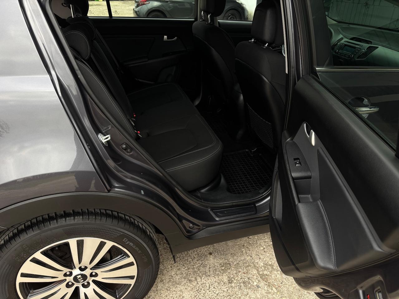 Kia Sportage 1.7 CRDI. Garanzia 12 mesi. Neopatentati