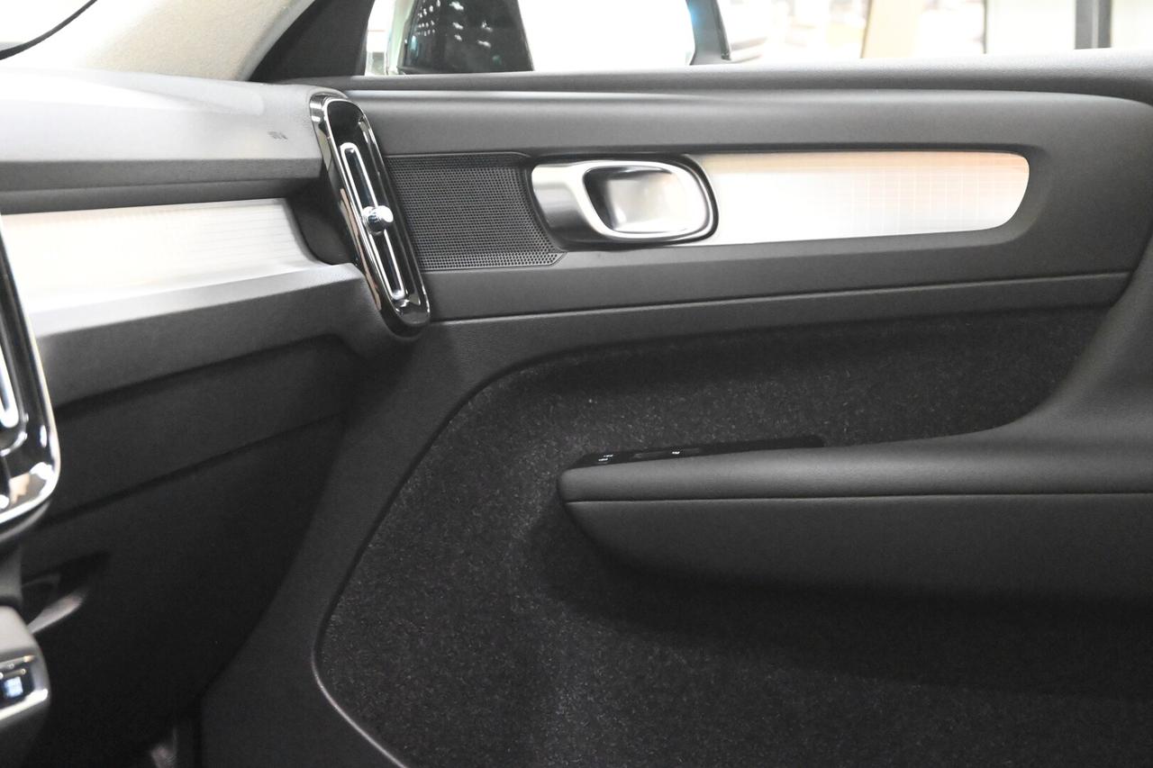 VOLVO XC40 (2017-->) XC40 T2 Momentum