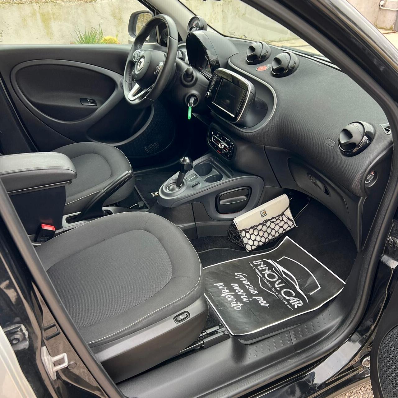 Smart ForFour 1.0 71CV TWINAMIC PASSION LED NAVI