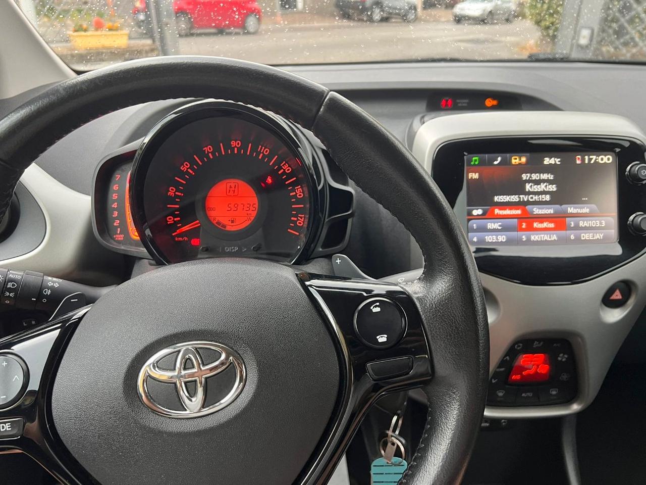Toyota Aygo 5 Porte 1.0 x-play Automatica