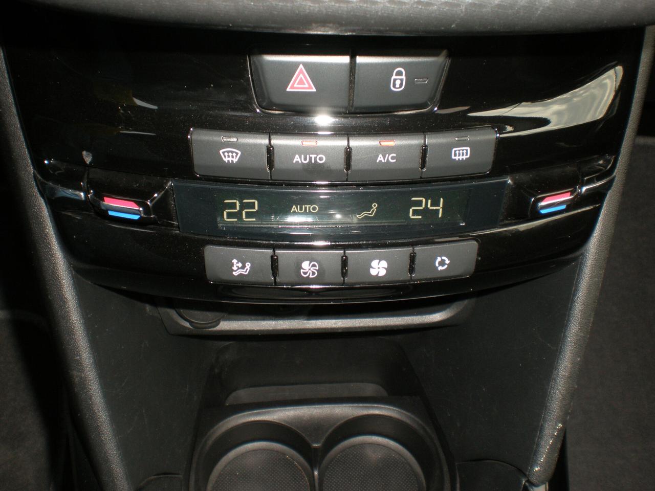 Peugeot 2008 restyling 1.6 td 120 cv, full