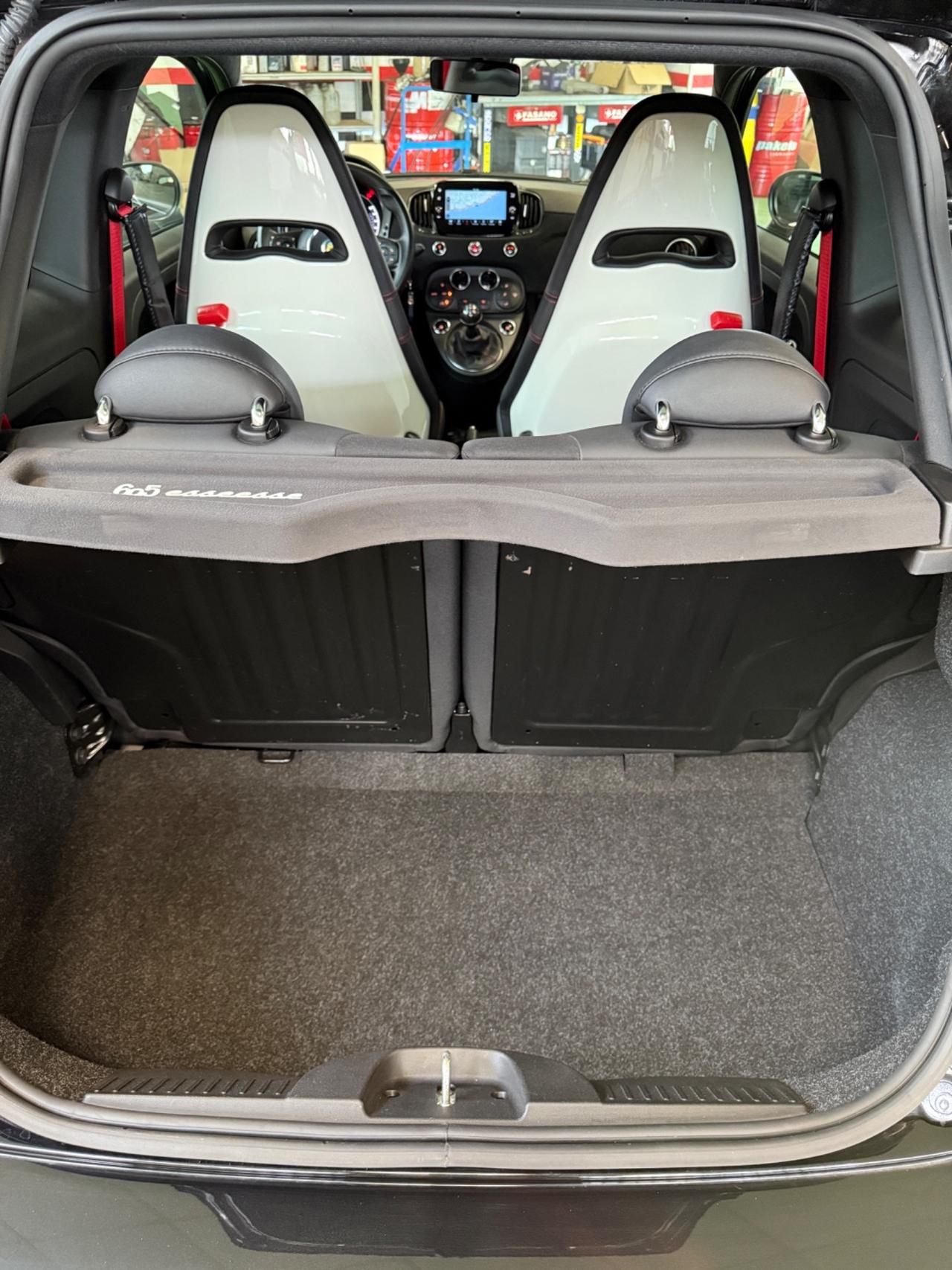 Abarth 695 1.4 Turbo T-Jet 180 CV. ESSEESSE
