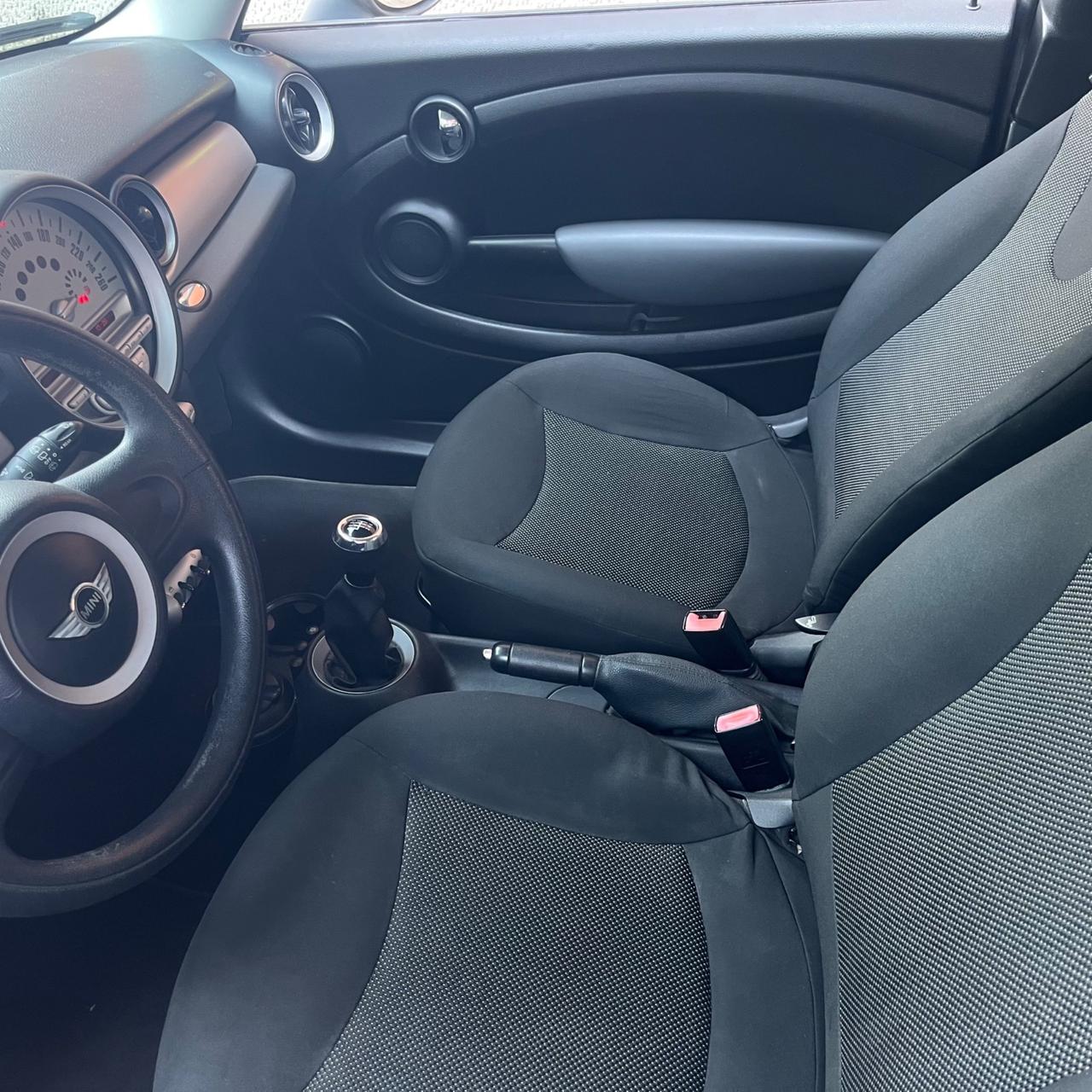 Mini 1.6 16V One (55kW) GPL