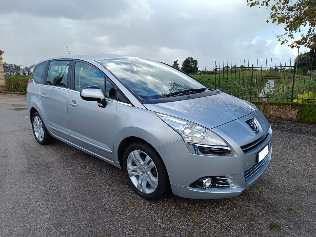 Peugeot 5008 1.6 HDi 110CV Premium 7 POSTI