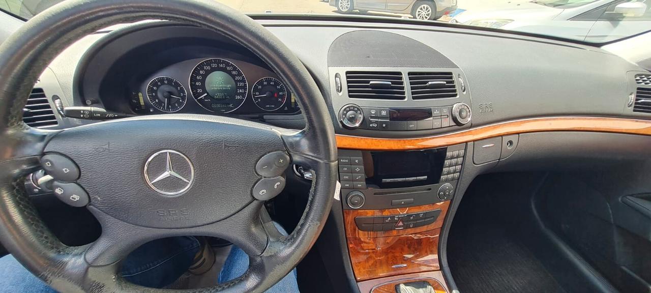 Mercedes-benz E 200 Elegance