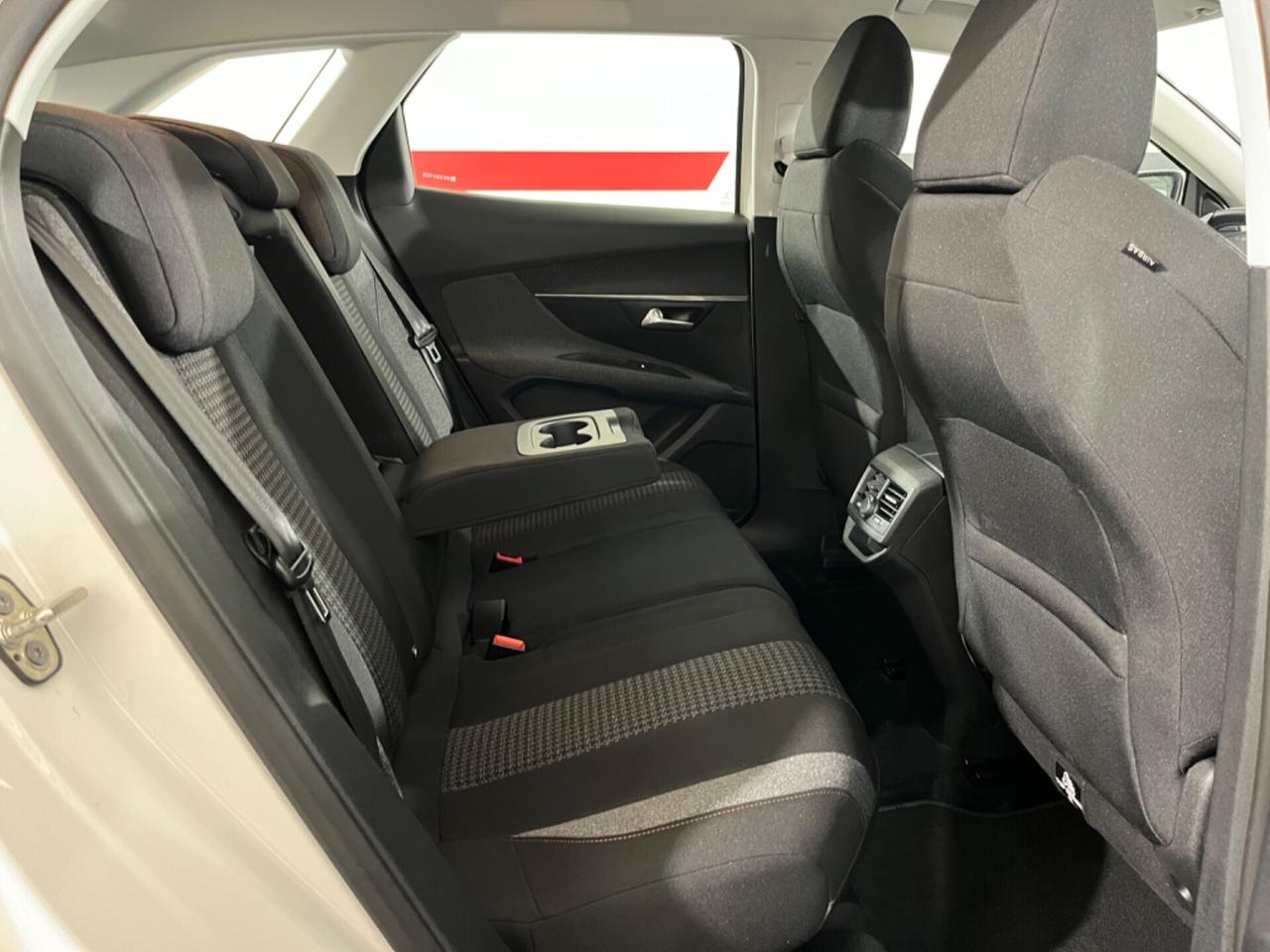Peugeot 3008 BlueHDi 120 S&S Allure