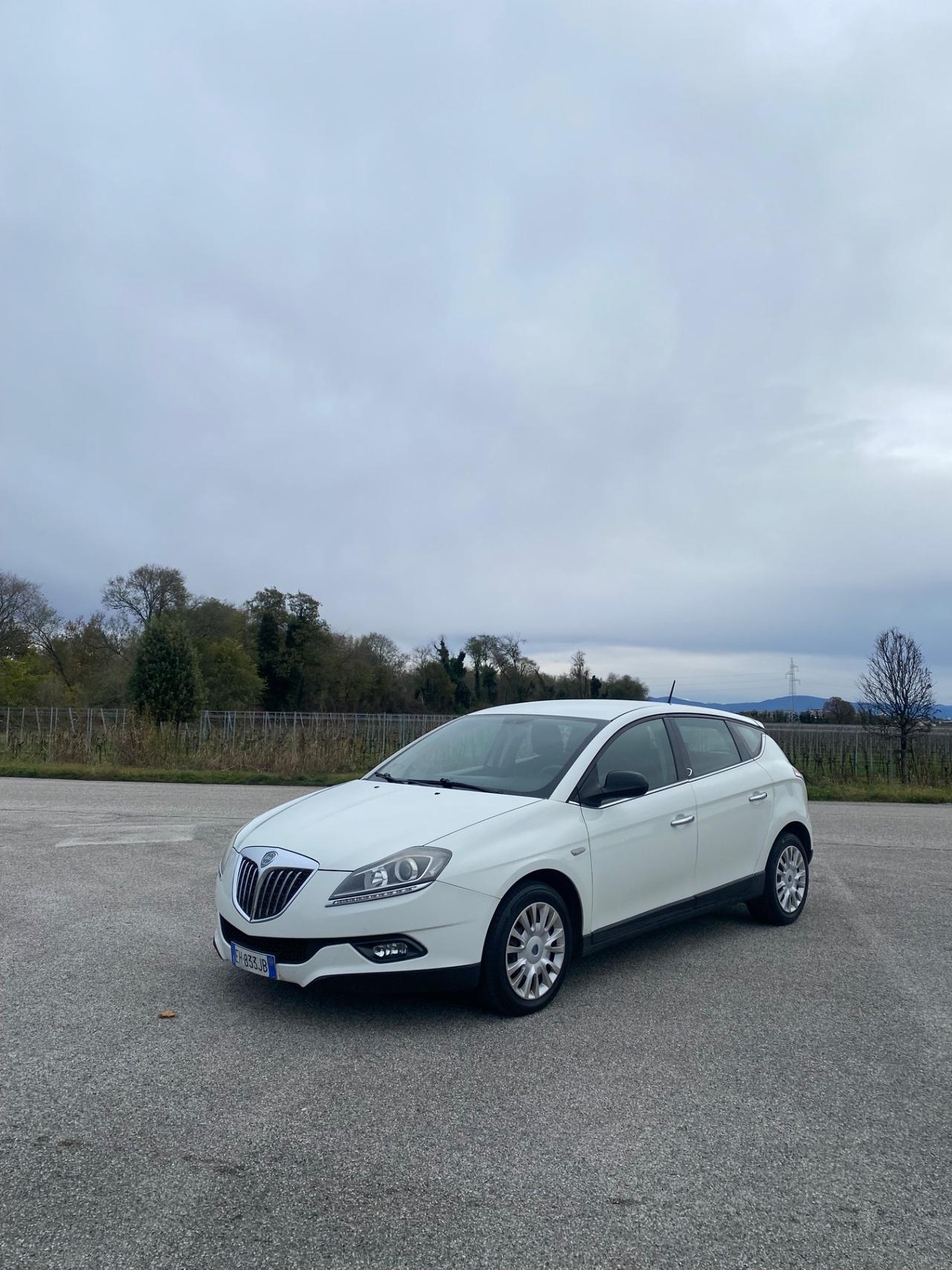 Lancia Delta 1.6 MJT DPF Silver