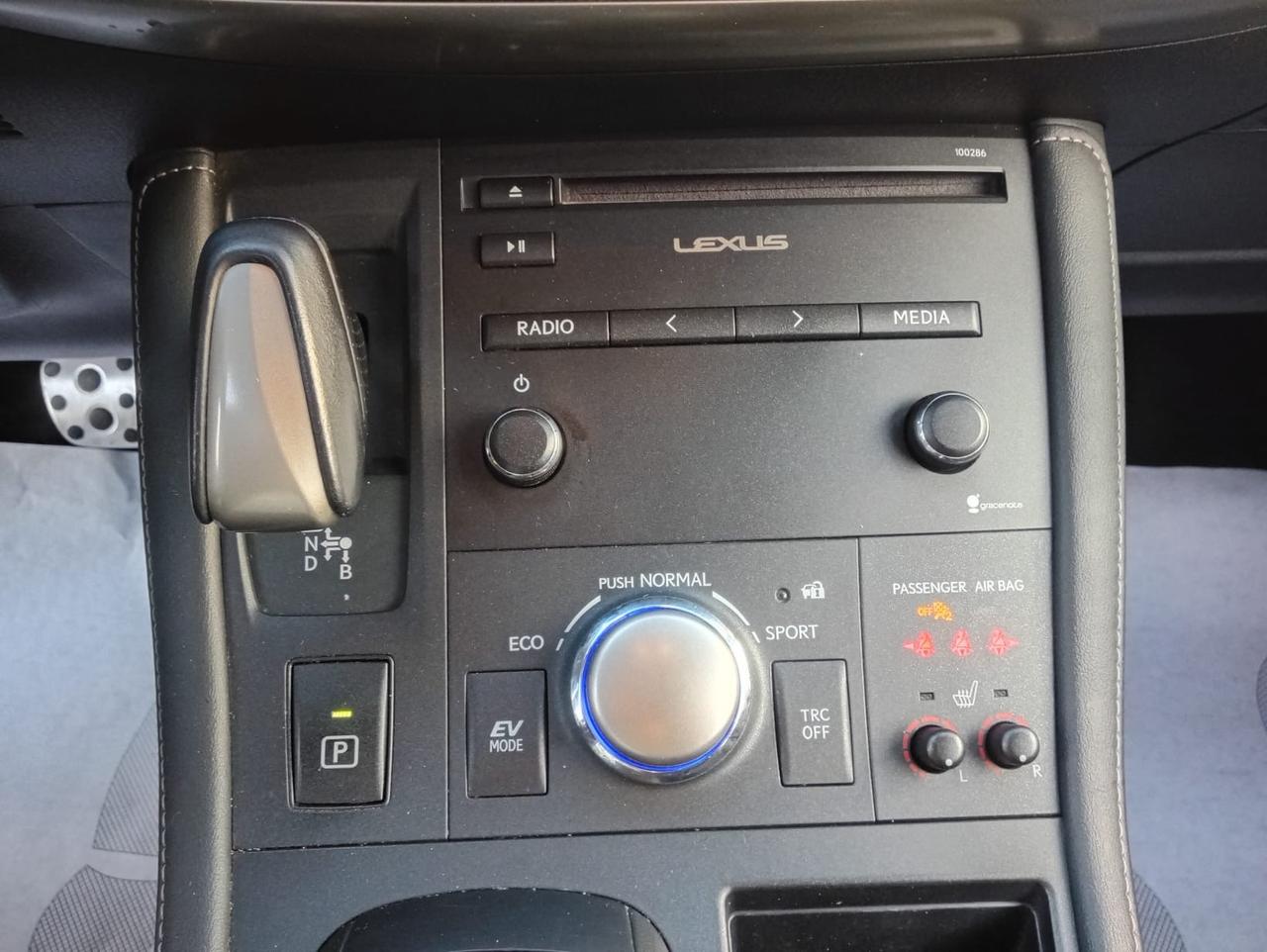 Lexus CT 200h Hybrid F Sport*Automatik*Navi*Pelle*Xenon*Camera