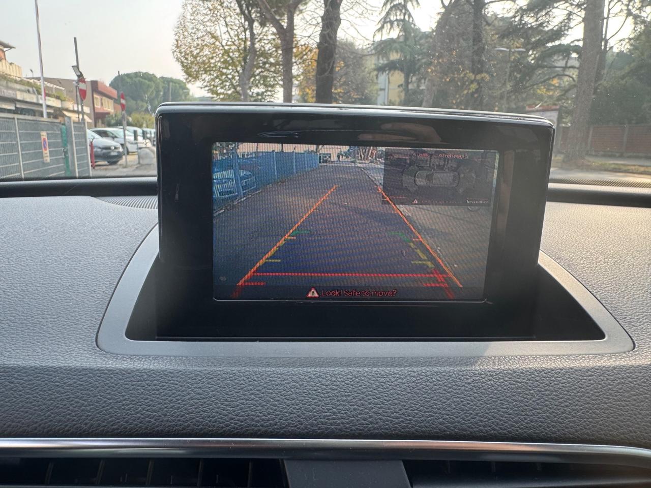 Audi Q3 2.0 TDI 4X4 neopaten garanzia 12 mesi