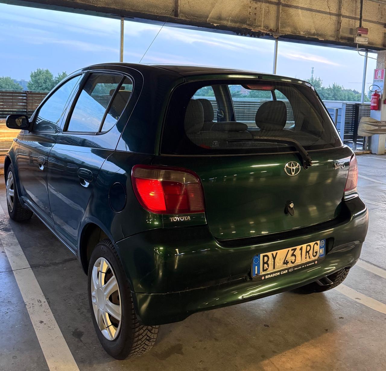 Toyota Yaris 1.3i 16V cat 5 porte Luna
