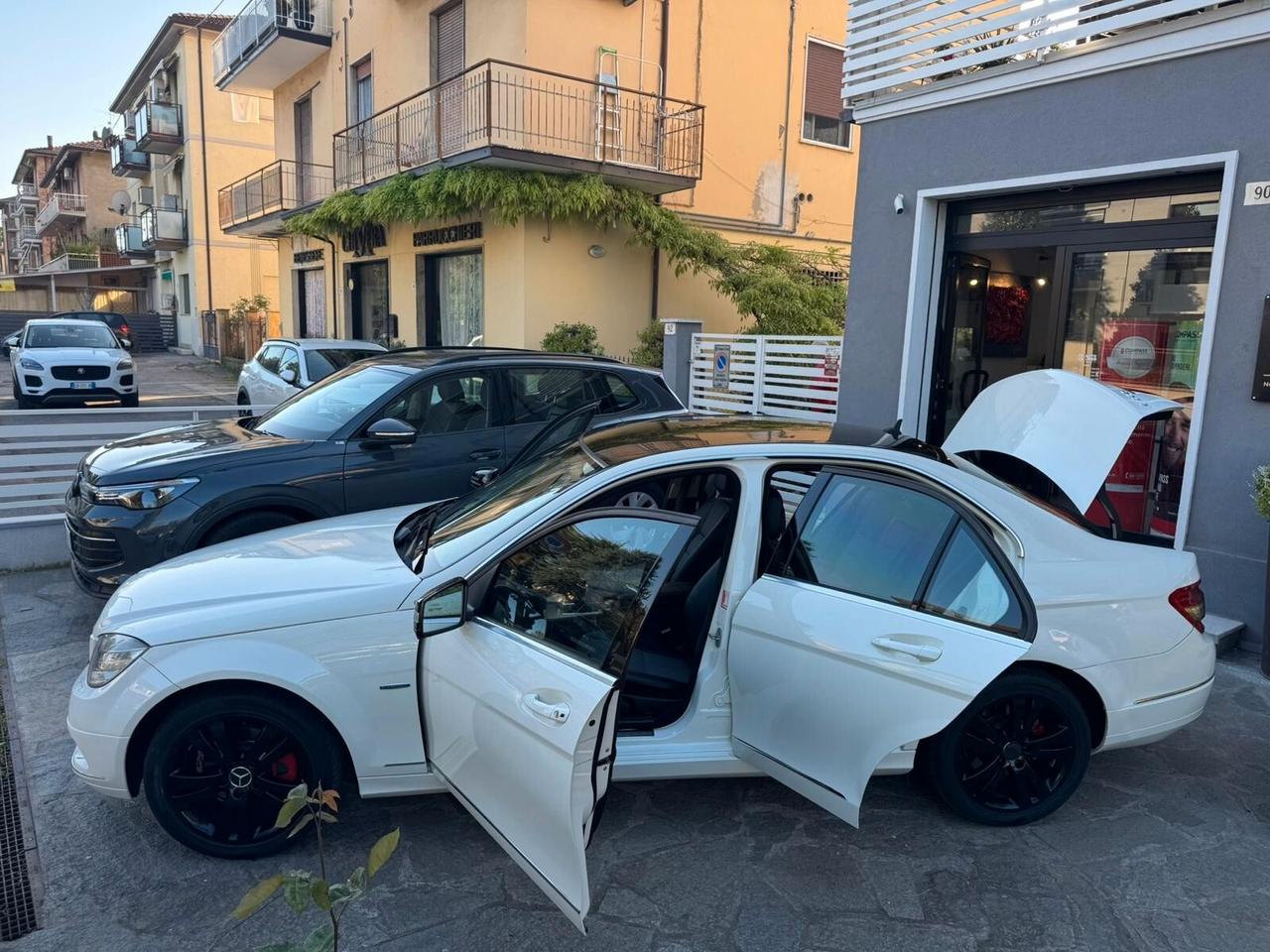 MB C 220 CDI BlueEFFICIENCY AVANTGARD