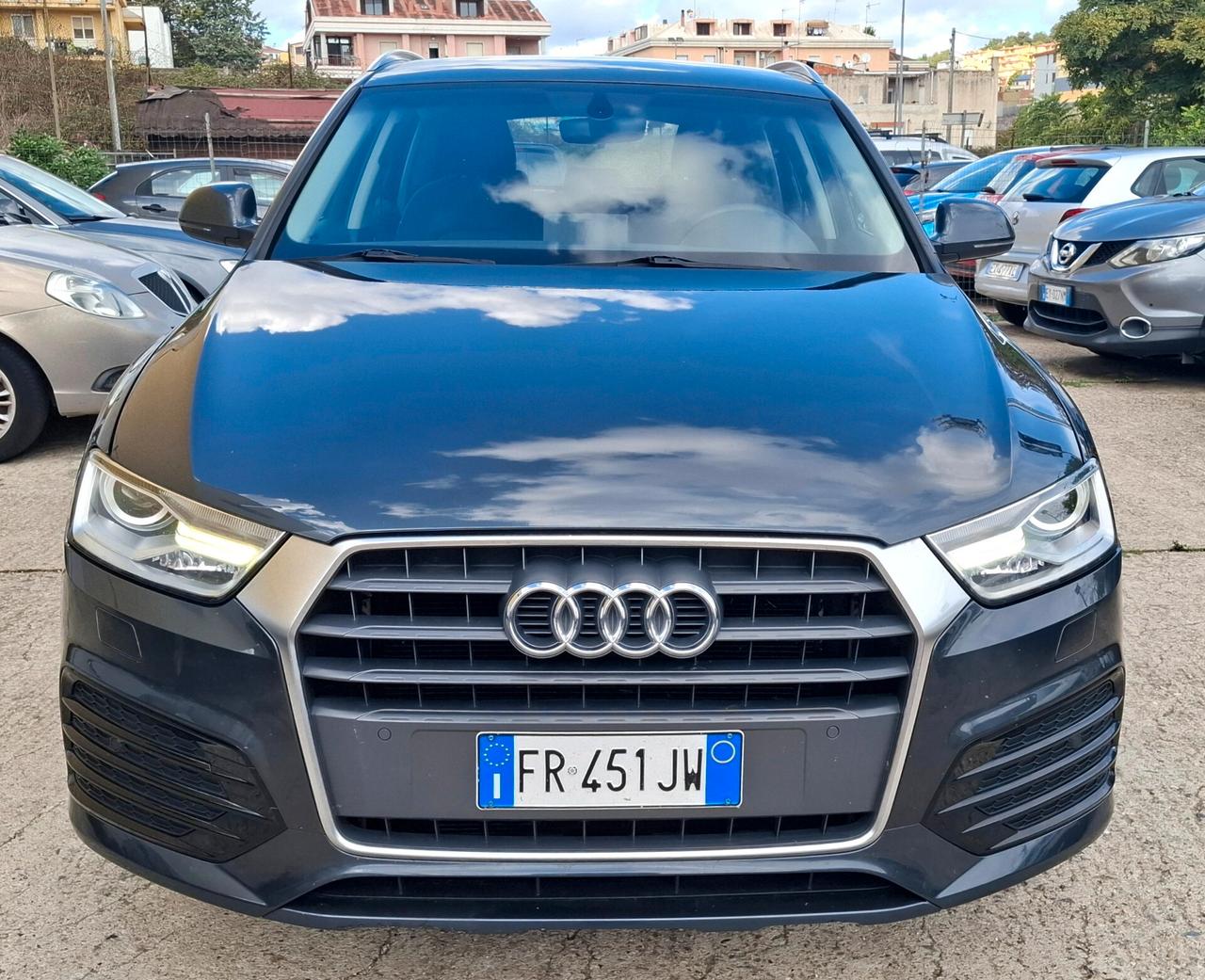 Audi Q3 2.0 TDI 120 CV Business