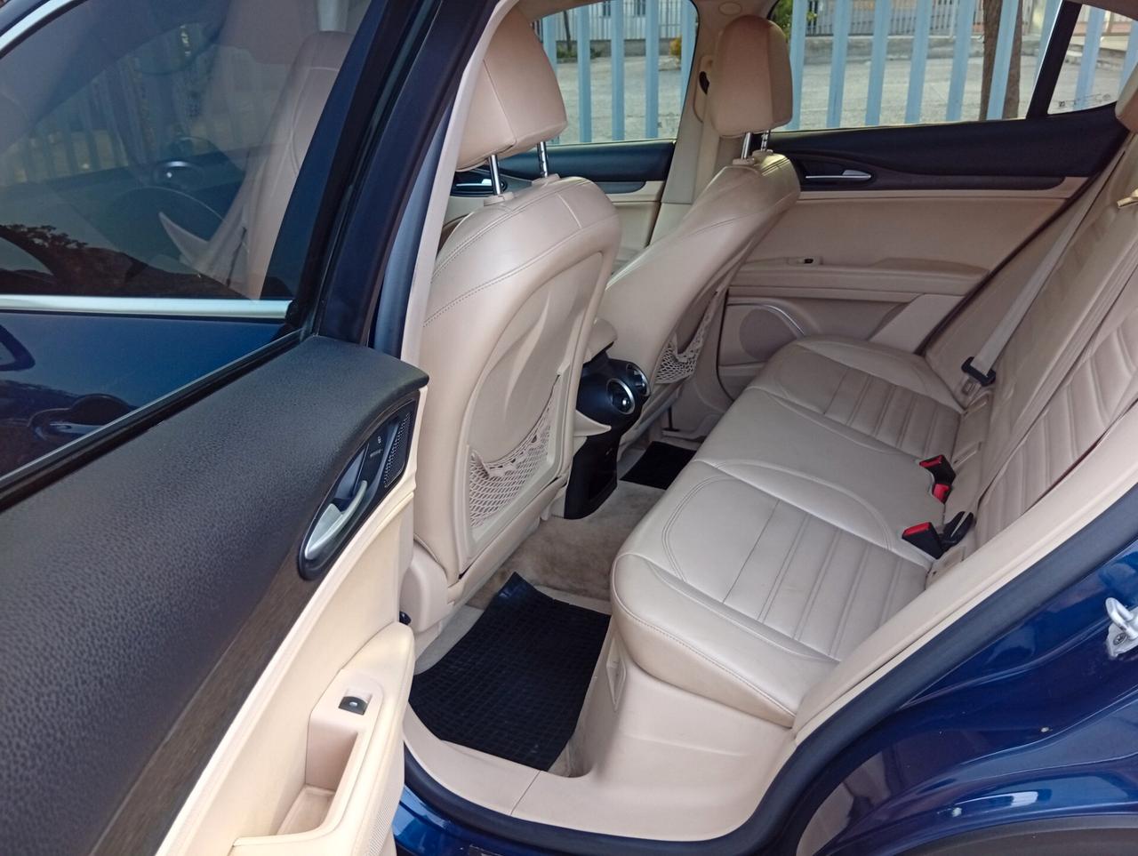 Alfa Romeo Stelvio 2.2 Turbodiesel 210 CV AT8 Q4 Executive