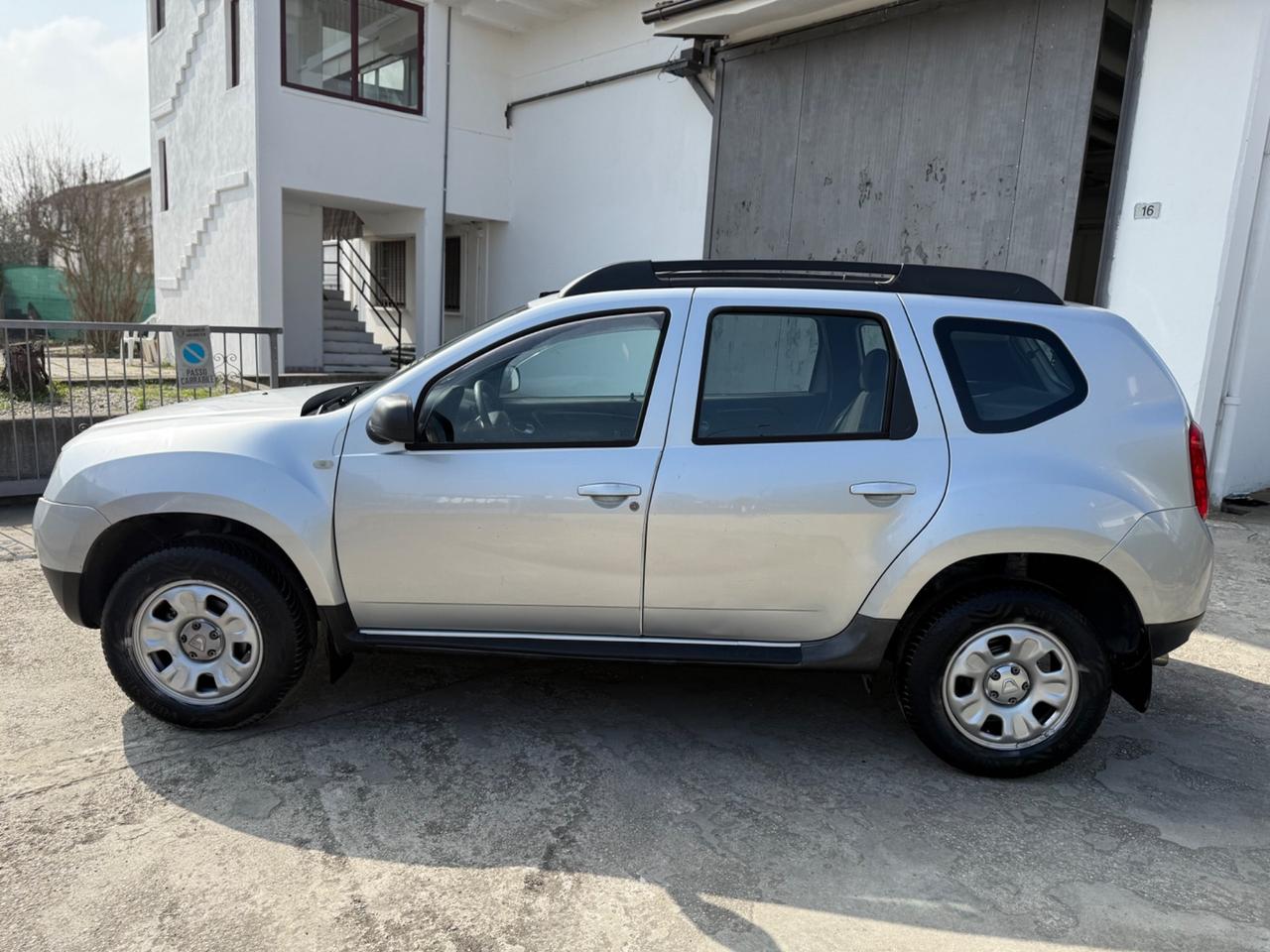 Dacia Duster 1.6 GPL DI SERIE 2032 GANCIO NEOPATENTATU