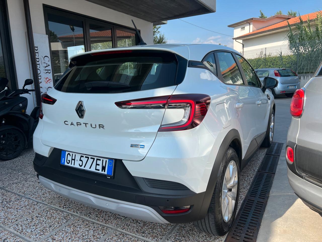 Renault Captur Full Hybrid E-Tech 145 CV Business