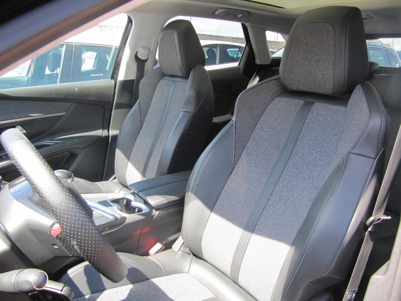 Peugeot 3008 BlueHDi 130 S&S Allure - tetto apribile e panoramico