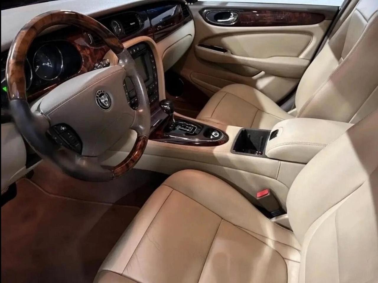 Jaguar XJ 2.7 D V6 cat LWB Sovereign Perfetta