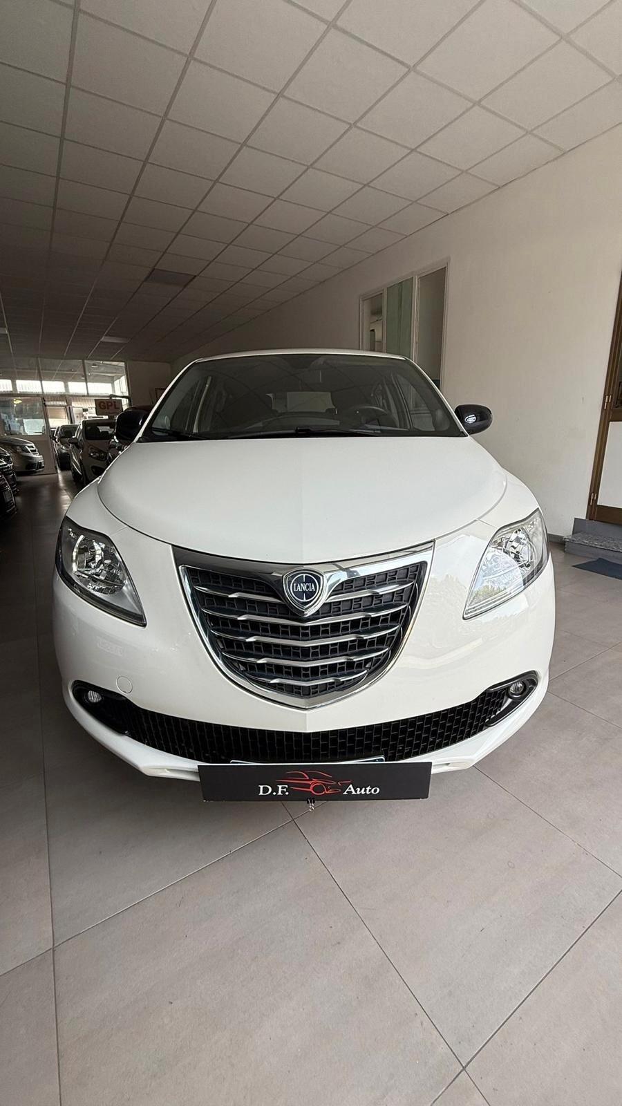 Lancia Ypsilon 0.9 TwinAir 85 CV 5 porte S&S DFN Gold