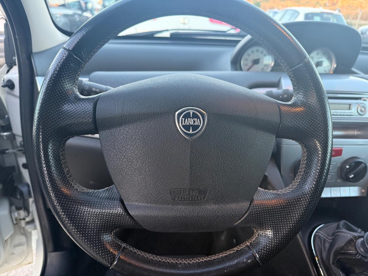 Lancia Ypsilon 1.2 Platino