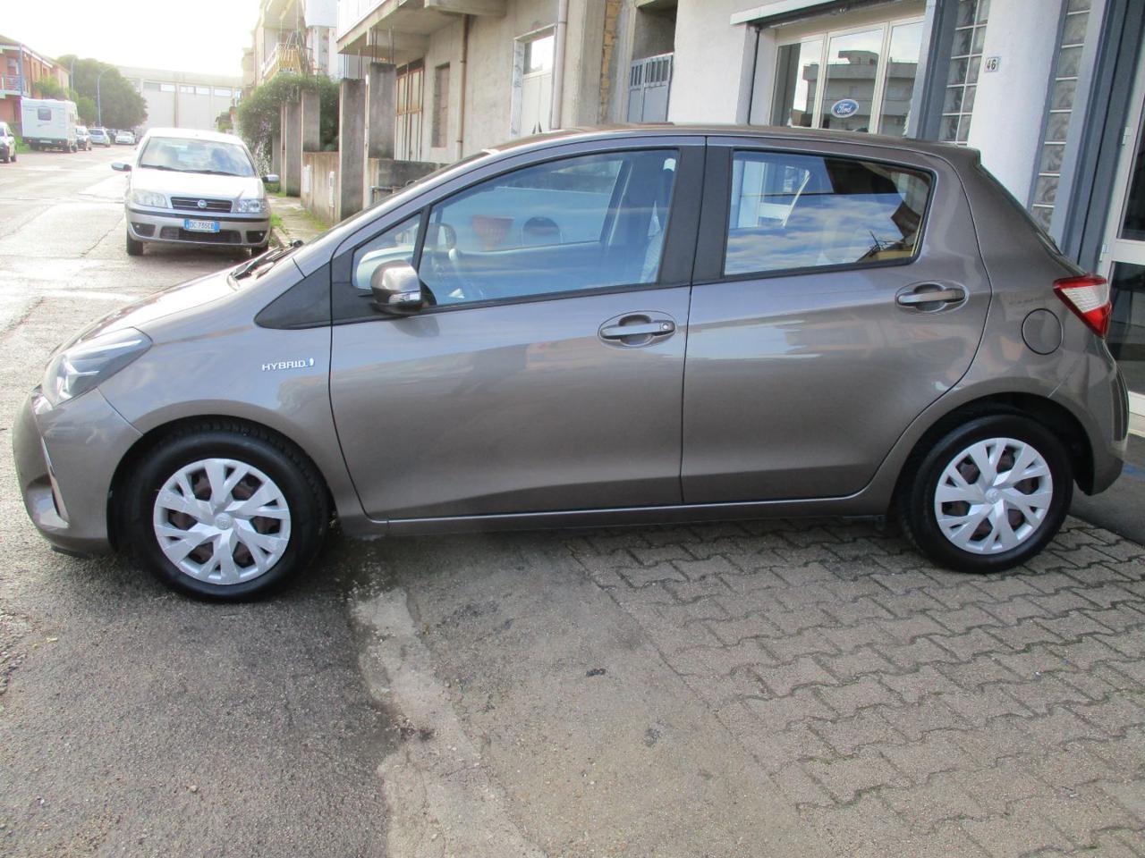 TOYOTA Yaris 1.5 Hybrid 5 porte Business