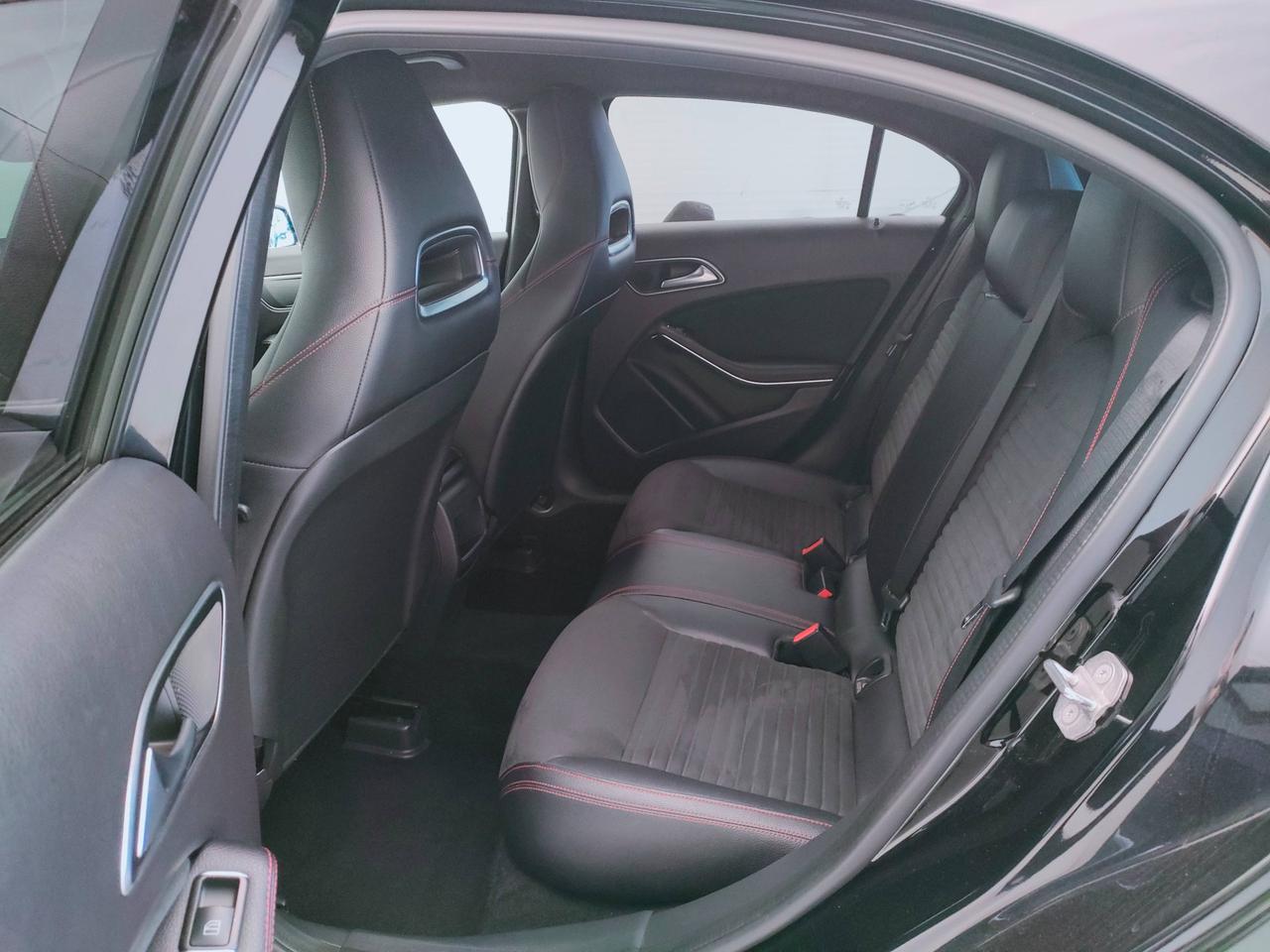 Mercedes-Benz Classe A - W176 - A 180 d Premium my16