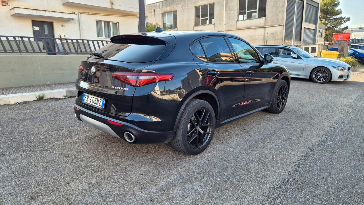 Alfa Romeo Stelvio 2.2 Turbodiesel 210 CV AT8 Q4 Super