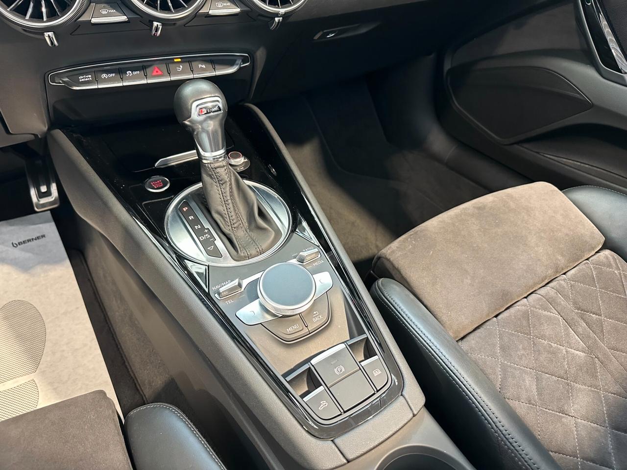 Audi TT Roadster 2.0 TFSI quattro S tronic line . UNI PROP.