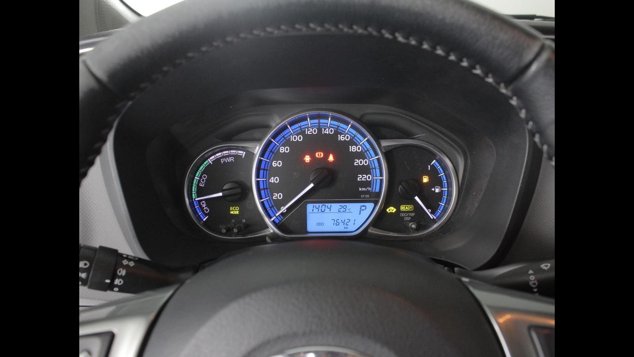 TOYOTA Yaris III 2015 - Yaris 5p 1.5h Active my16