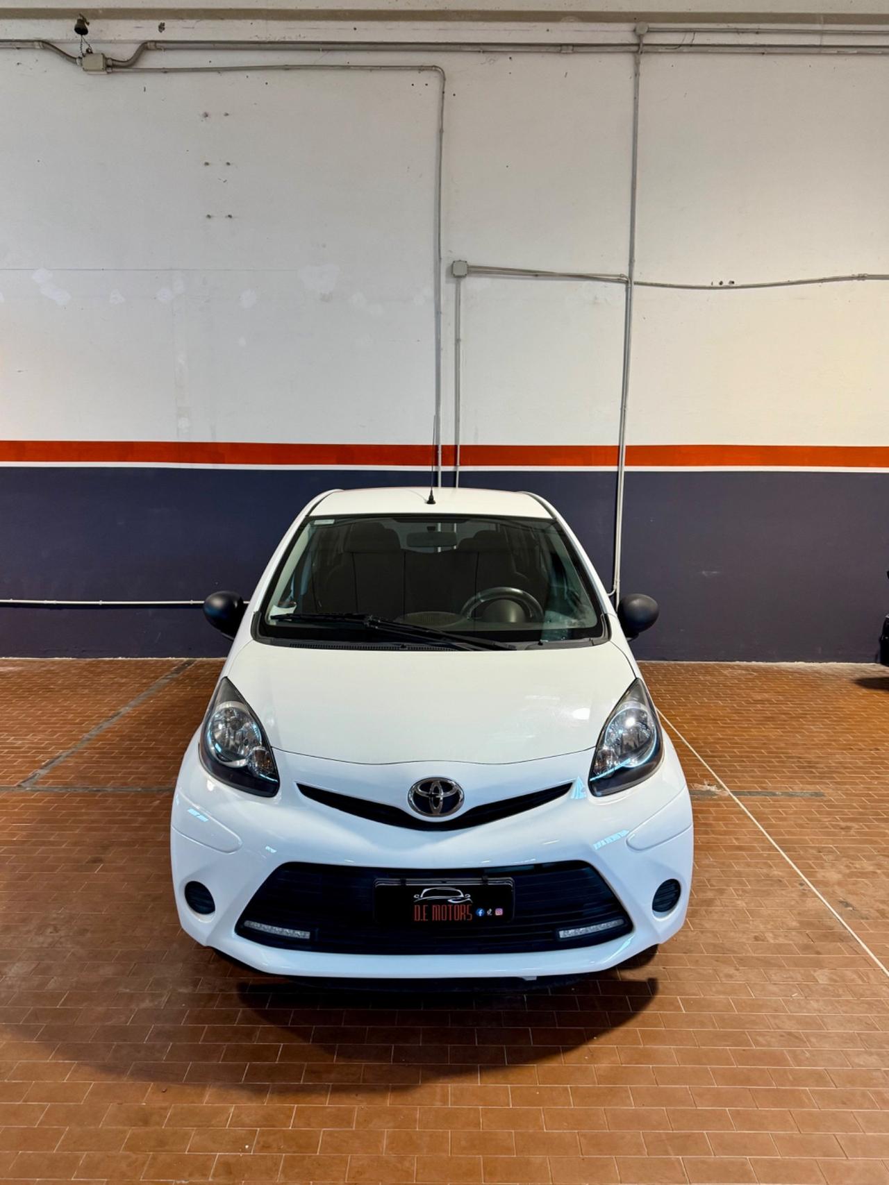 Toyota Aygo 1.0 12V VVT-i 5 porte Orange Connect