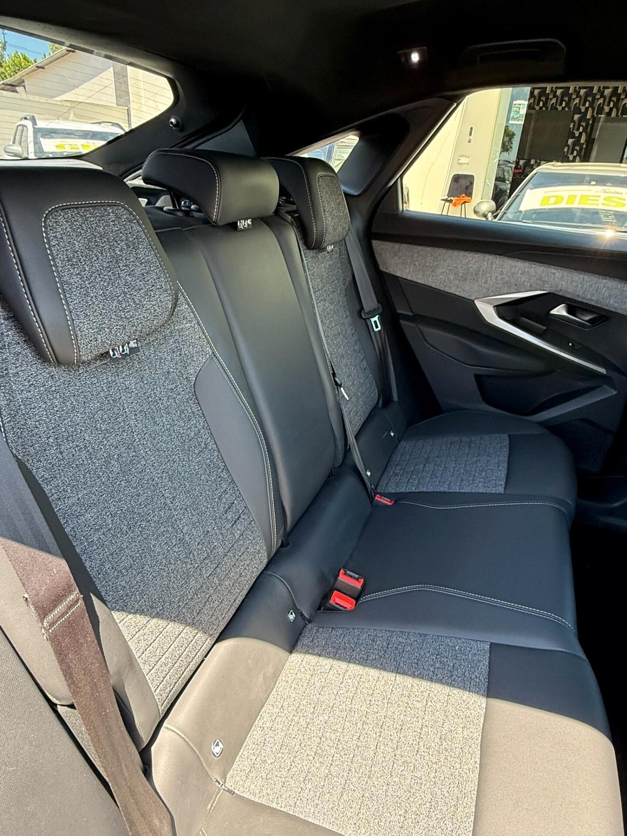 Peugeot 3008 Hybrid 136 e-DCS6 Allure 02/2025