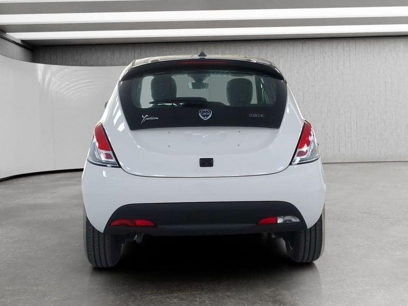 Lancia Ypsilon 1.0 firefly hybrid Gold s&s 70cv
