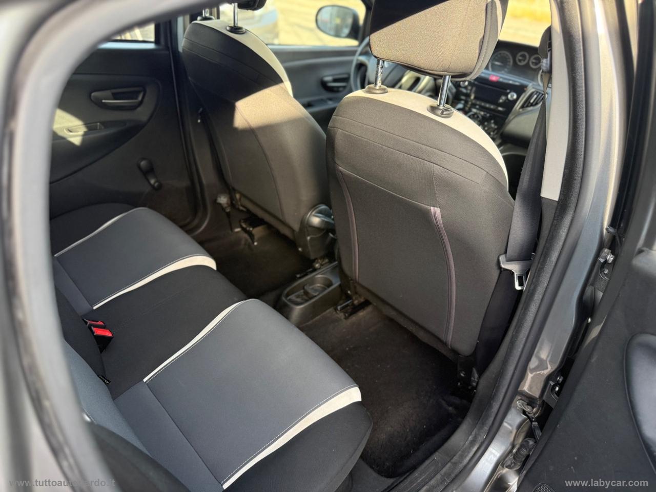 LANCIA Ypsilon 1.2 69 CV 5p. Platinum