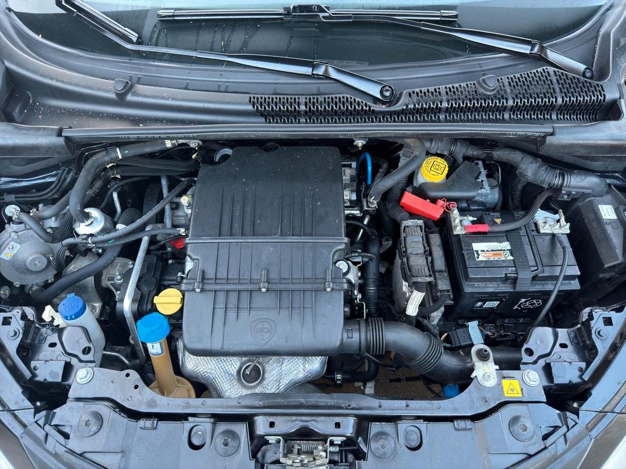 Lancia Ypsilon 1.2 69cv GPL Ecochic Black and Noir