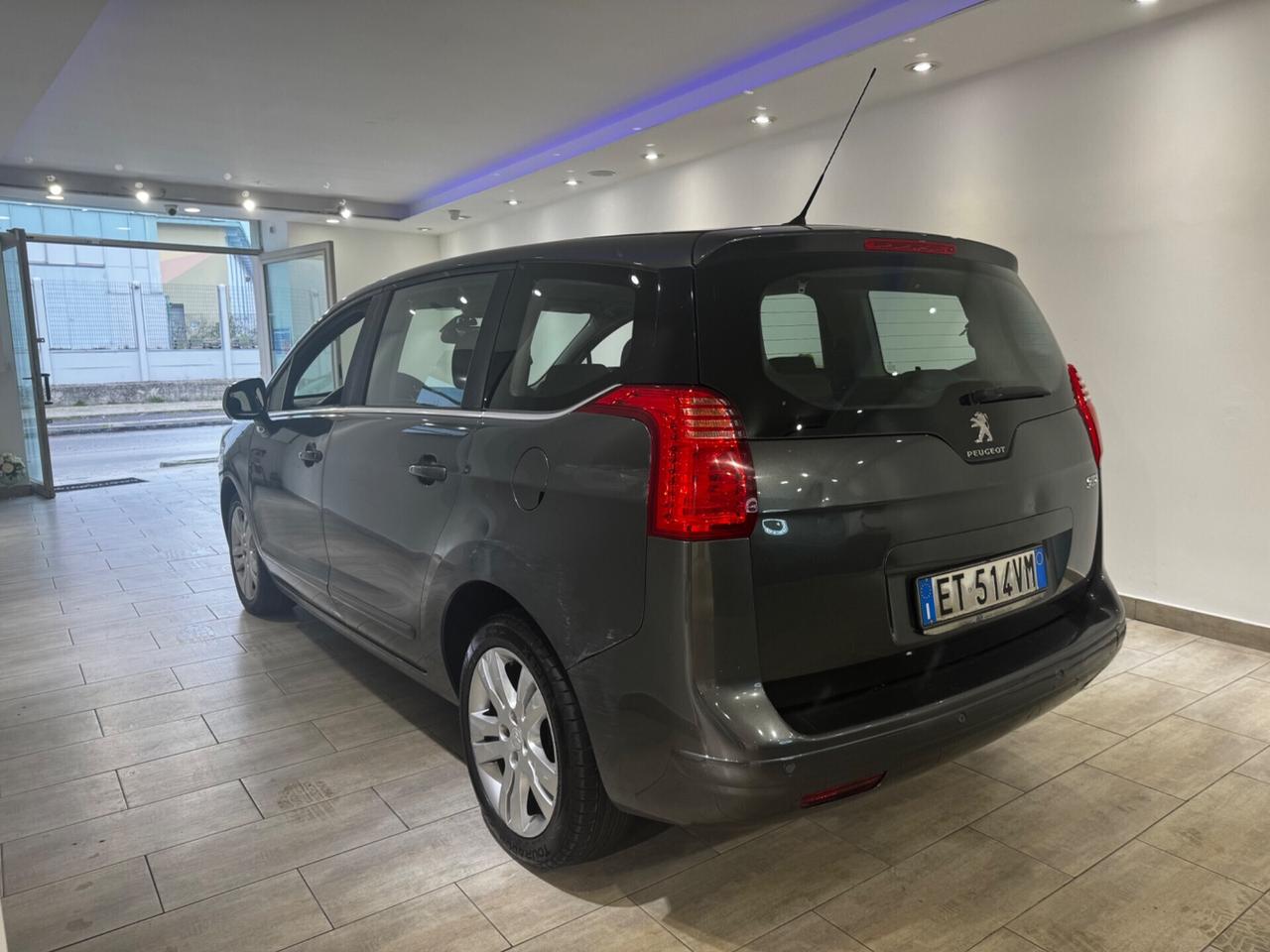 Peugeot 5008 1.6 HDi 110CV Féline 7 Posti