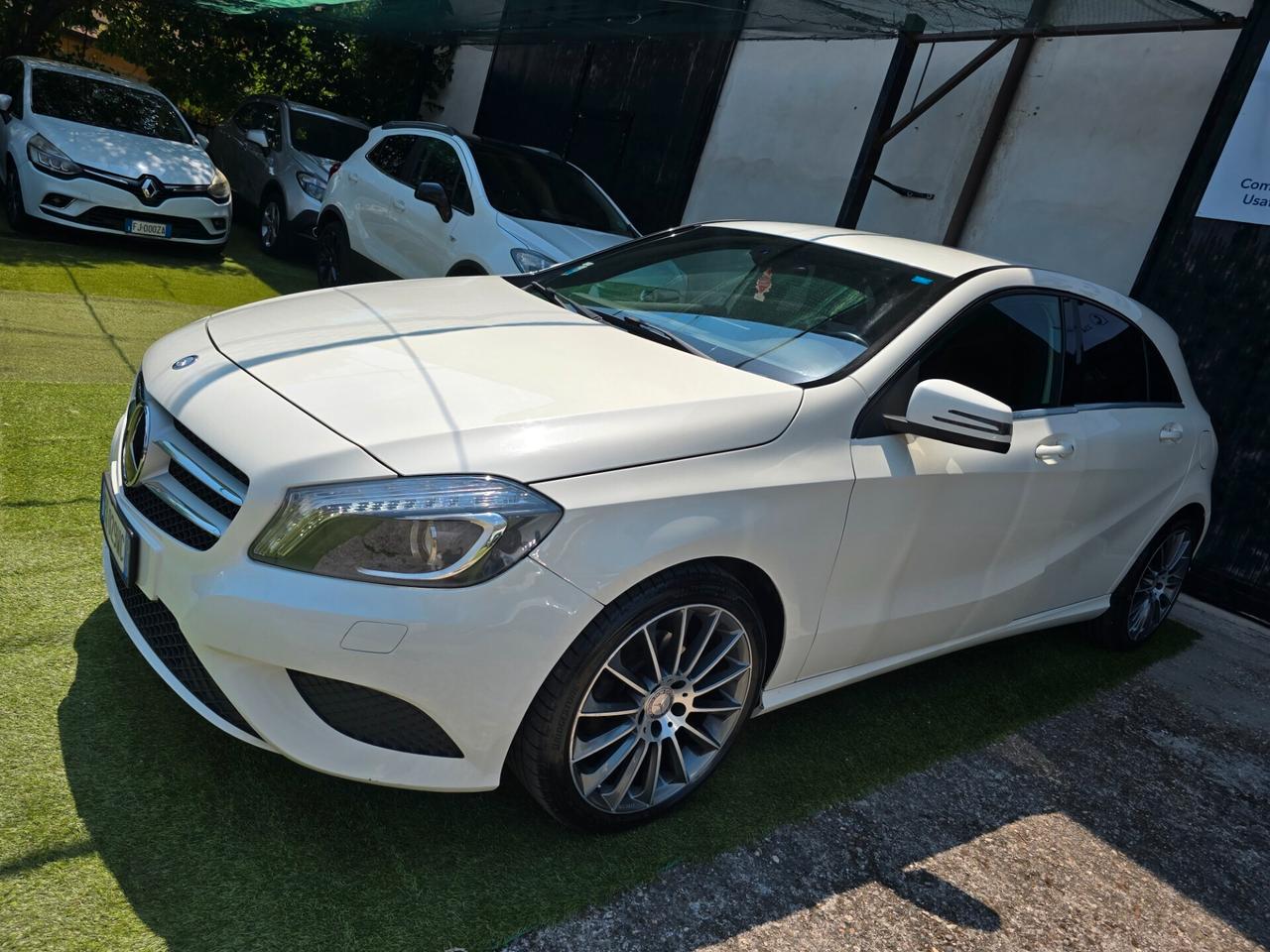 M.B A180CDI 110CV Premium 180000KM-2013