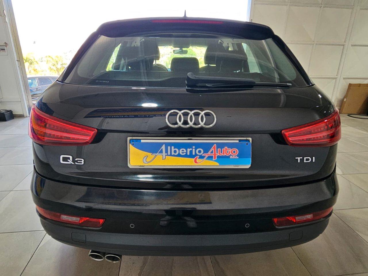Audi Q3 2.0 tdi Business 120cv