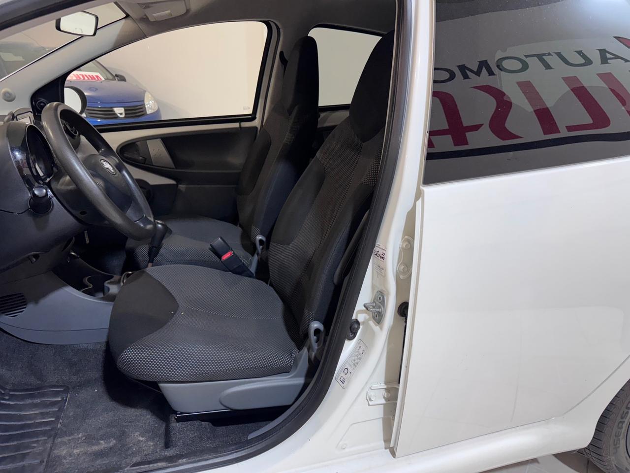 Toyota Aygo 1.0 12V VVT-i 5 porte Sol Connect