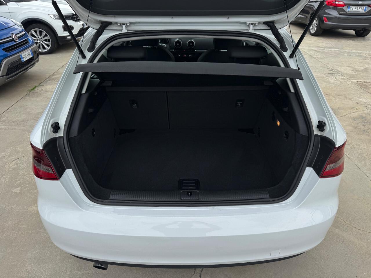 Audi A3 1.6 TDI 105cv AMBITON/2013