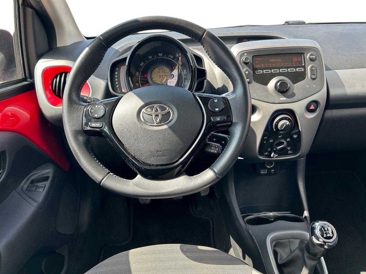 TOYOTA Aygo 2ª serie - Aygo Connect 1.0 VVT-i 72 CV 5 porte x-cool