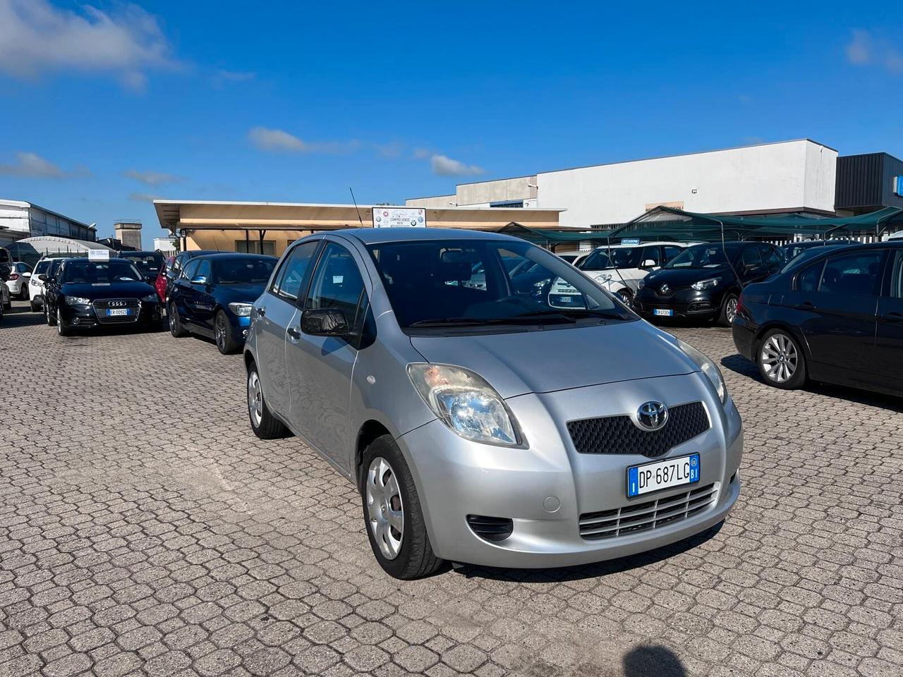 Toyota Yaris 1.0 5 porte Now