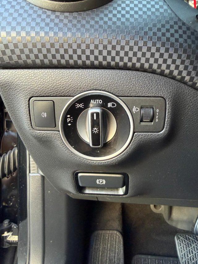 MERCEDES-BENZ A 180 1.5 109cv d Automatic Sport AMG KIT LED-PELLE-NAVI