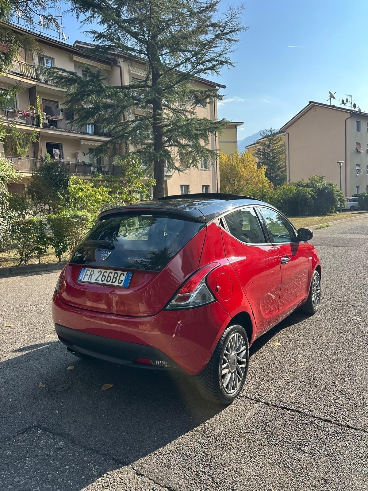 Lancia Ypsilon 0.9 TwinAir 85 CV 5 porte S&S Gold NEOPATENTATI