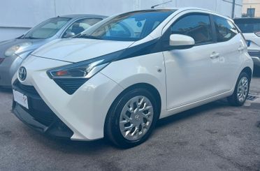 Toyota Aygo Connect 1.0 VVT-i 72 CV 5 porte x-clusiv