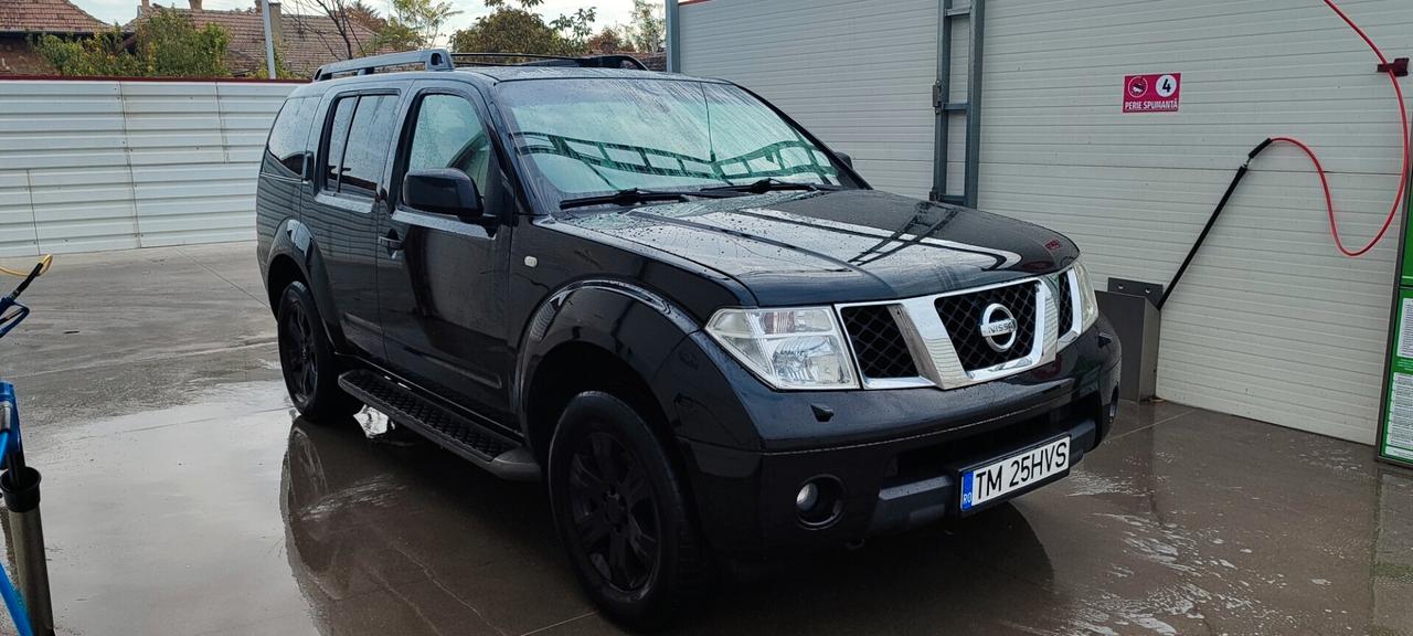 Nissan Pathfinder 2.5 dCi XE Plus. 7 POSTI